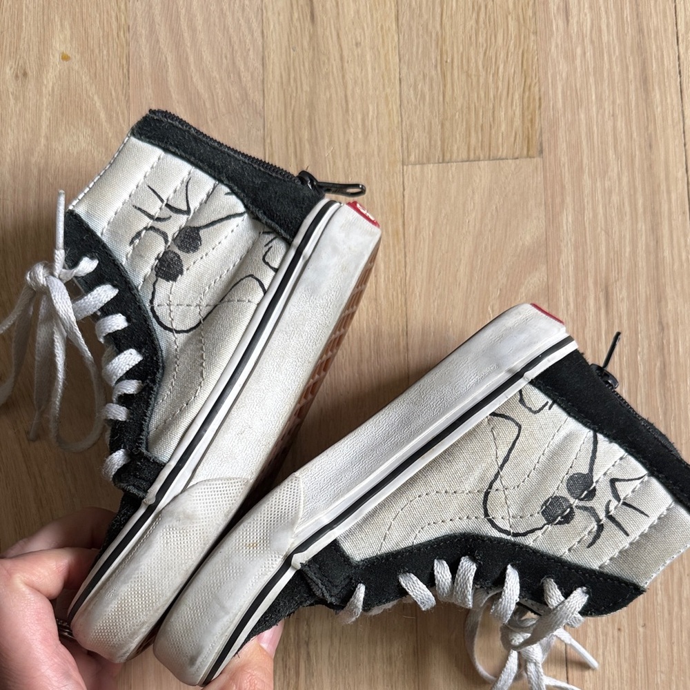 Vans Peanuts Snoopy High-Top Shoes - Picture 3 of 5